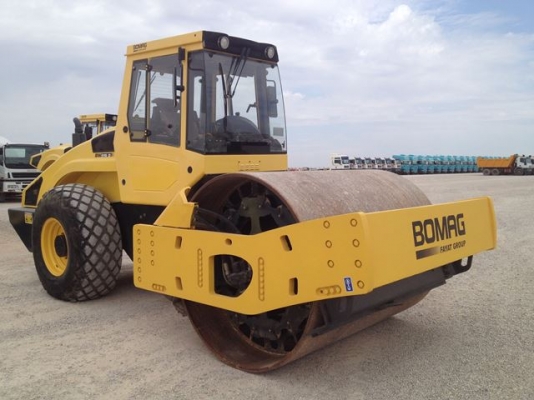 BOMAG BW219D-4  ปี2007 7385ชม. 20ตัน รถอยู่ยุโรป หากท่านสามารถรอของได้ติดต่อมาคุยกันได้เลยครับ