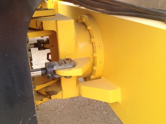 BOMAG BW219D-4  ปี2007 7385ชม. 20ตัน รถอยู่ยุโรป หากท่านสามารถรอของได้ติดต่อมาคุยกันได้เลยครับ