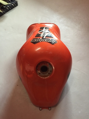 ธารนนทบุรี//ขาย เฟรม suzuki hayabuza 1300 ปี 2002 ครบทั้งคัน + ถังน้ำมัน ราคา 7,900 บาท