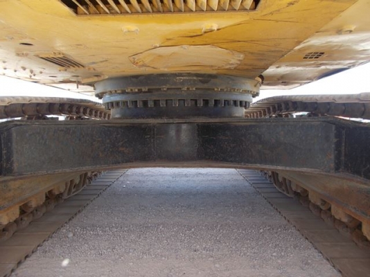 CAT 330C  ปี2005 13253ชม.รถอยู่ยุโรป หากท่านสามารถรอของได้ติดต่อมาคุยกันได้เลยครับ