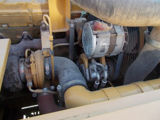 CAT 330C  ปี2005 13253ชม.รถอยู่ยุโรป หากท่านสามารถรอของได้ติดต่อมาคุยกันได้เลยครับ