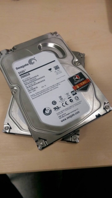 HDD Seagate 2 TB Sata สภาพดี  ลงวินโดว์ ฟอร์เมต ใช้งานได้ปกติดี สนใจโทรมาคุยรายละเอียดกันได้ครับ 089-440-9770 กร