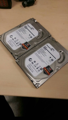 HDD Seagate 2 TB Sata สภาพดี  ลงวินโดว์ ฟอร์เมต ใช้งานได้ปกติดี สนใจโทรมาคุยรายละเอียดกันได้ครับ 089-440-9770 กร