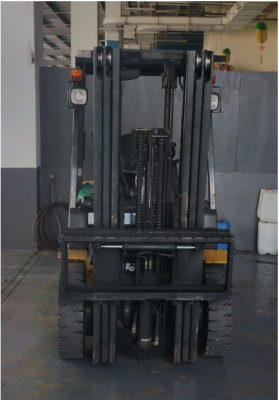 จำหน่าย Forklift ดีเซล KOMATSU FD25NT-16 เสา 4.5 เมตร 3 stage  ติด side-shift งายาว 1.2 เมตร