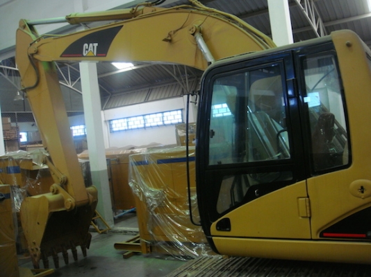ขายด่วน รถแคทเทอพิล่า (Catterpillar) Excavator รุ่น 320C ราคาต่อรองได้