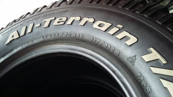 ขายยาง bf จำนวน 2 ชุดครับ ดอกคมๆ เชิญชมครับ