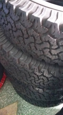 ขายยาง bf จำนวน 2 ชุดครับ ดอกคมๆ เชิญชมครับ