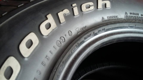 ขายยาง bf จำนวน 2 ชุดครับ ดอกคมๆ เชิญชมครับ