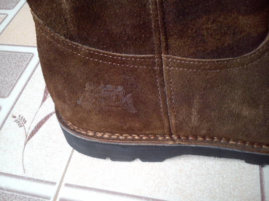 รองเท้าหนังกลับสีน้ำตาล CAT เบอร์ 44