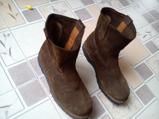 รองเท้าหนังกลับสีน้ำตาล CAT เบอร์ 44