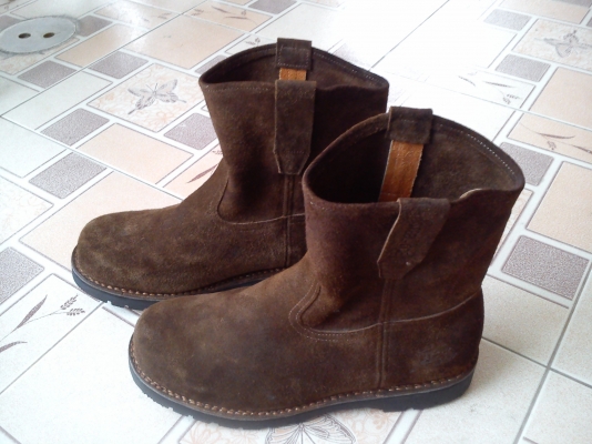 รองเท้าหนังกลับสีน้ำตาล CAT เบอร์ 44