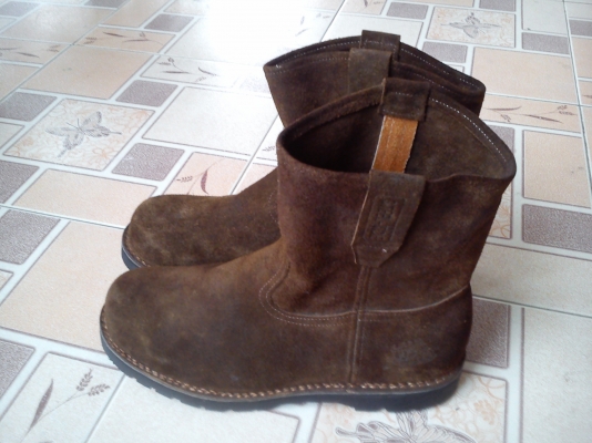 รองเท้าหนังกลับสีน้ำตาล CAT เบอร์ 44