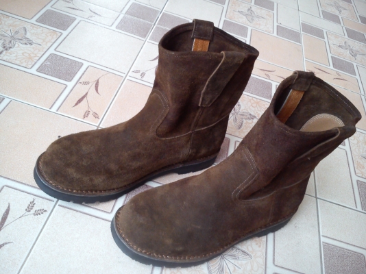 รองเท้าหนังกลับสีน้ำตาล CAT เบอร์ 44