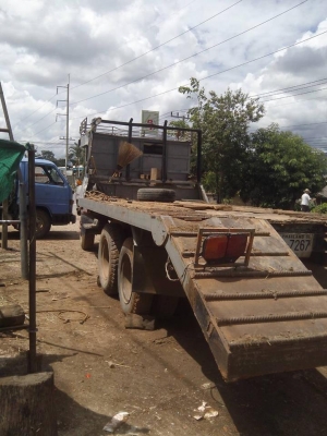 สิบล้อเพลาเดียว ฮีโน่ เครื่อง 185 แรง บรรทุกแบคโฮขนาด 200 ได้