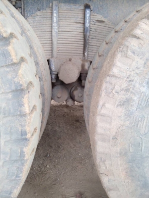 สิบล้อเพลาเดียว ฮีโน่ เครื่อง 185 แรง บรรทุกแบคโฮขนาด 200 ได้