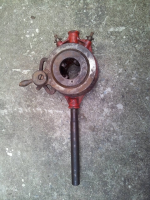 ต๊าปเกลียวมือ