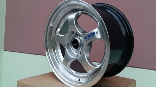 ขายล้อแม็กใหม่ w work s1 15" สนใจติดต่อเล็กคลองสามครับ 081-3747940