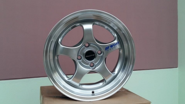 ขายล้อแม็กใหม่ w work s1 15" สนใจติดต่อเล็กคลองสามครับ 081-3747940