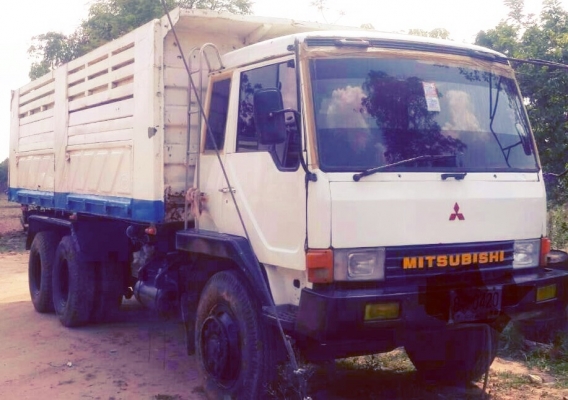 **820,000 บ.ต่อรอง/// 10ล้อ FUSO-TD 195 **ขาย MITSUBISHI FUSO-195 หลงทีดี 10ล้อ2เพลาดั้ม FUSO FN527M-TD32xx 6D16-195HP เครื่องเดิม เกียร์เดิม 10สปีด เครื่องดี แน่นดี แรง เกียร์ดี เข้าง่าย ไม่หลุดครับ ช่วงล่างใหญ่ เบรคใหญ่เพลาบุ๋มแล้ว ช่วงล่างดี แน่น คัสซี