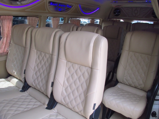 COMMUTER ปี2012 D4D เกียร์ออโต้ แต่งเต็มทั้งคัน COMMUTER ปี2012 D4D เกียร์ออโต้ แต่งเต็มทั้งคัน