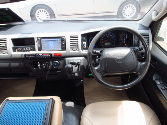 COMMUTER ปี2012 D4D เกียร์ออโต้ แต่งเต็มทั้งคัน COMMUTER ปี2012 D4D เกียร์ออโต้ แต่งเต็มทั้งคัน