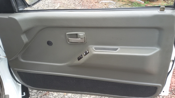 รถกะบะ อีซูซุ มังกรทอง ยอดประหยัด มือเดียวป้ายแดง เครื่อง90HP  2500 ปี41   เดิมบางพึ่งทำสีมา เครื่องดี แชสซีสวย แอร์เย็น  พ เพาเวอร์ กระจกไฟฟ้า ขับดี  วิ่งดี สี สวยน่าใช้มากๆ ขอเปิดราคาที่127000 ชอบเท่าไหร่ว่ามาคะ