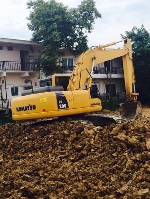 ขายแบคโฮ Komatsu  PC200-8 10,000 ชม./เล่มทะเบียน สภาพสวยมากๆค่ะ