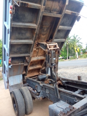 Isuzu NPR120 ฝาขาวรถห้างแท้ปี 44 คัสซีสวยทั้งเส้นไม่มีหัก ช่วงล่างท้าย F