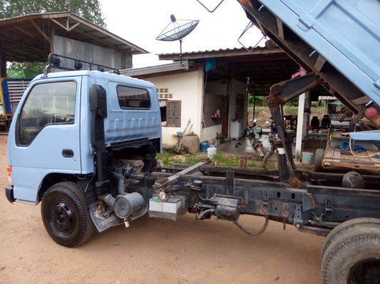 Isuzu NPR120 ฝาขาวรถห้างแท้ปี 44 คัสซีสวยทั้งเส้นไม่มีหัก ช่วงล่างท้าย F