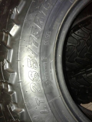 ขายยาง toyo mud Japan 265/75/16 สวยๆ