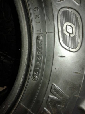 ขายยาง toyo mud Japan 265/75/16 สวยๆ