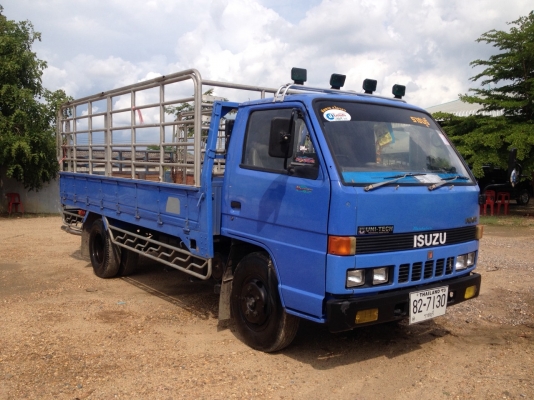 ขายรถ ISUZU NKR110 ยาว 4.30 เมตร สภาพดีพร้อมลุยงานคับ ขายรถ ISUZU NKR110 ยาว 4.30 เมตร สภาพดีพร้อมลุยงานคับ