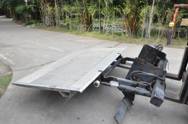 ขายฝาท้าย ไฮดรอลิค ติดหลังรถ6ล้อ สวยเดิมจากญี่ปุ่นยังไม่เคยใช้ในไทย 28,000เท่านั้น