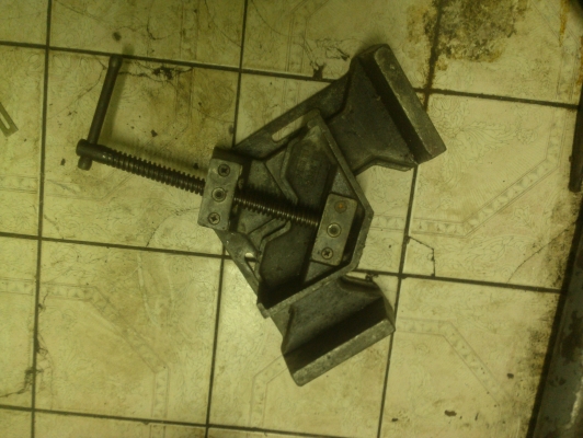 เครื่องมือเข้ามุมฉาก