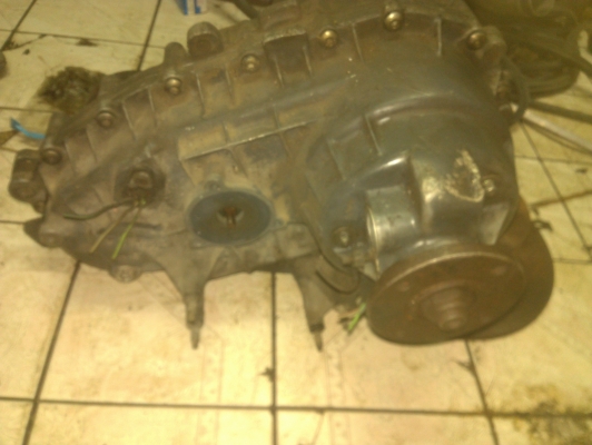 เกียร์สโลว์  เพลาหน้าออกซ้าย โทร 0955308436