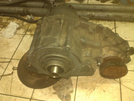 เกียร์สโลว์  เพลาหน้าออกซ้าย โทร 0955308436