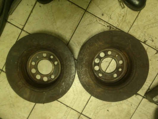 จานเบรค volvo  940  โทร 0955308436