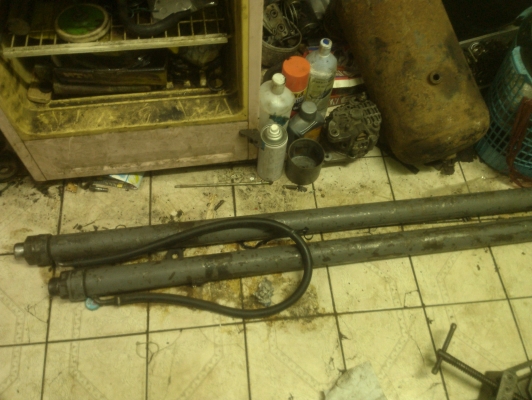 เสาโฟล์คลิฟท์ TCM  1 คู่ สภาพสวย แกนไม่เป็นรอย