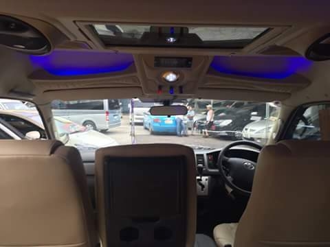 รถตู้TOYOTA COMMUTER เบนซิน CNG เกียร์ออโต้ ปี2012 ราคา  855,00 บาท แต่งวีไอพีเต็มๆ แอร์ไมโครบัส สนใจโทร 0922726669 คุณตันหยงค่ะ