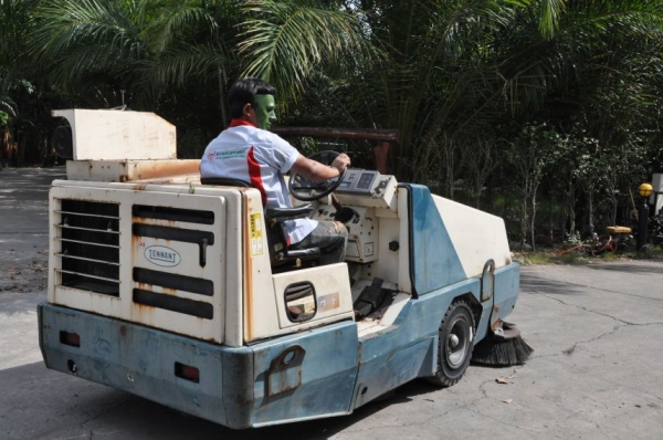 ขายรถ กวาด ขัด ดูดฝุ่นTENNENT สภาพสวยเดิม หาอยู่รับรองไม่ผิดหวัง 145,000เท่านั้น