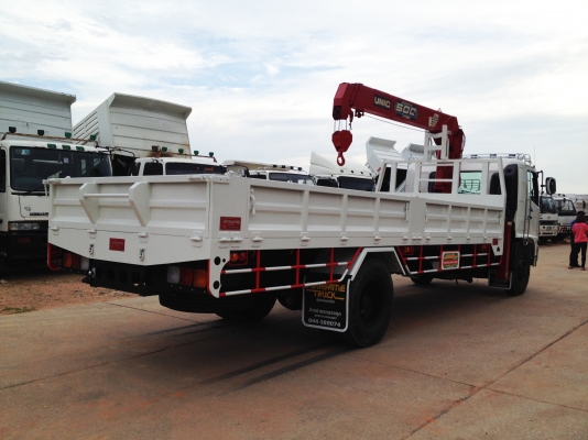 สั่งได้ รถห้างปี 50 ติดเครน HINO MEGA เครื่อง JO8C 212 แรงม้า กระบะคาร์โก้ แผงข้างสูง 60 ซม กว้าง 2.45 เมตร พร้อมเหล็กรางรถไฟท้ายกระบะ 6.20 เมตร ช่วงเครน 1 เมตร ติดตั้งเครน 3-5 ตัน ยี่ห้อ UNIC หรือ TADANO ยาง 900