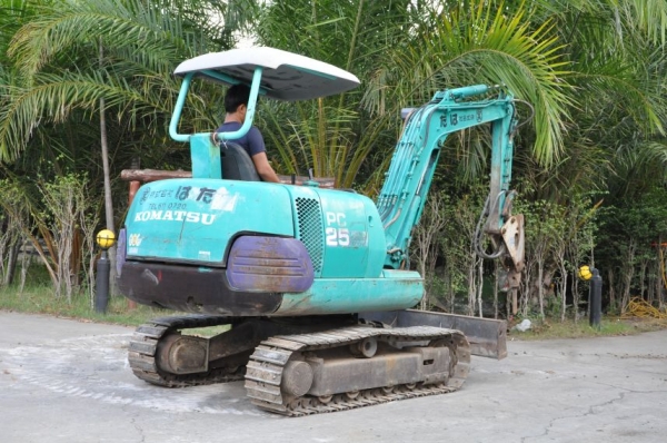 ลดกระหน่ำ!!ขายแบคโฮ KOMATSU PC25หัวแย๊กพร้อม(เท่าpc30) สวยเดิมจากญี่ปุ่น ทำงานสมบูรณ์ทุกระบบ รับรองไม่ผิดหวัง 430,000 เท่านั้น!!
