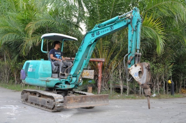 ลดกระหน่ำ!!ขายแบคโฮ KOMATSU PC25หัวแย๊กพร้อม(เท่าpc30) สวยเดิมจากญี่ปุ่น ทำงานสมบูรณ์ทุกระบบ รับรองไม่ผิดหวัง 430,000 เท่านั้น!!