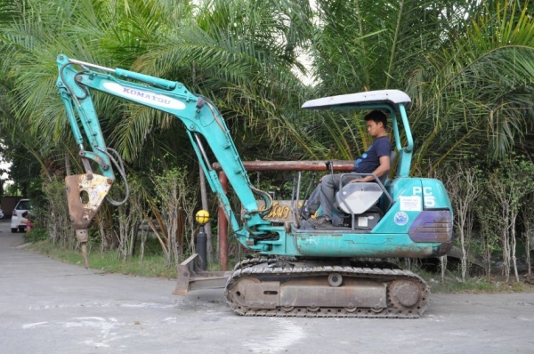 ลดกระหน่ำ!!ขายแบคโฮ KOMATSU PC25หัวแย๊กพร้อม(เท่าpc30) สวยเดิมจากญี่ปุ่น ทำงานสมบูรณ์ทุกระบบ รับรองไม่ผิดหวัง 430,000 เท่านั้น!!