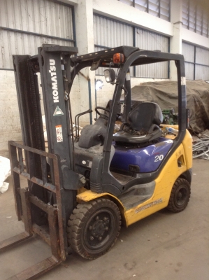 +++ ขายโฟล์คลิฟท์  KOMATSU FG20-16  ขนาด  2  ตัน  รุ่น  16  เครื่องยนต์เบนซิน  เสา  3  เมตร  เกียร์ออโ่ตเมติค  ยางลม
