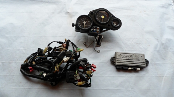 ขายรองเท้าSIDI+กล่องไฟNSR250 ขายรองเท้าSIDI+กล่องไฟNSR250