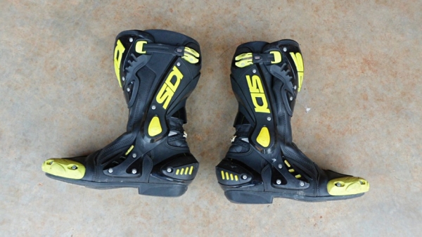 ขายรองเท้าSIDI+กล่องไฟNSR250 ขายรองเท้าSIDI+กล่องไฟNSR250