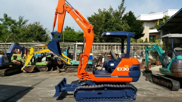 รถขุด HITACHI รุ่น EX30-2- มือสองญี่ปุ่น แทรกเหล็ก สลักแน่น ทำงานไว สวยพร้อม ทำงานได้เลย มือถือ/LINE ID : 0818753444 รถขุด HITACHI รุ่น EX30-2- มือสองญี่ปุ่น แทรกเหล็ก สลักแน่น ทำงานไว สวยพร้อม ทำงานได้เลย มือถือ/LINE ID : 0818753444
