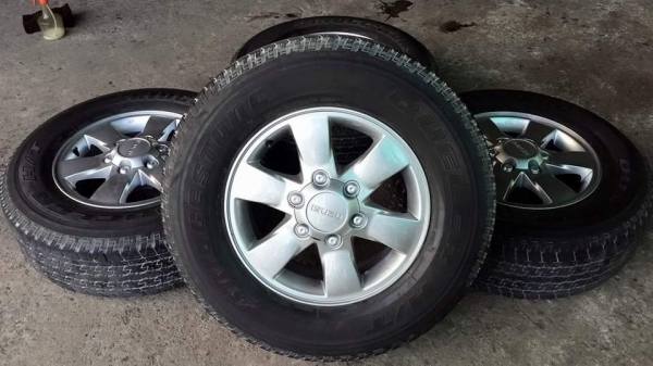 ล้อ Dmax ขอบ 16 ยาง Brigestone 840 ปี12 สวยๆ