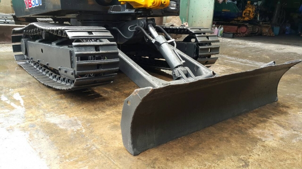 ขาย รถขุด YANMAR รุ่น YB301 มือสองญี่ปุ่น แทรกเหล็กสวย สลักแน่น ทั้งคัน ไม่หลวม สวยพร้อม ใช้งานได้ ทันที อะไหล่หาง่าย  มือถือ /LINE ID : 0818753444